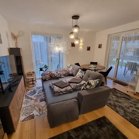 Exklusive Gartenwohnung Blaetterzauber, Boutique-ferienwohnung In Freilassing, Nahe Salzburg * Freilassing