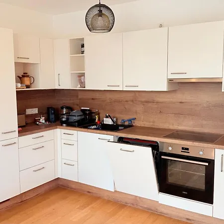 Exklusive Gartenwohnung Blaetterzauber, Boutique-ferienwohnung In Freilassing, Nahe Salzburg Apartamento *