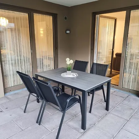 Exklusive Gartenwohnung Blaetterzauber, Boutique-ferienwohnung In Freilassing, Nahe Salzburg Apartamento *