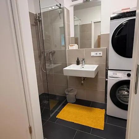 Apartamento Exklusive Gartenwohnung Blaetterzauber, Boutique-ferienwohnung In Freilassing, Nahe Salzburg *